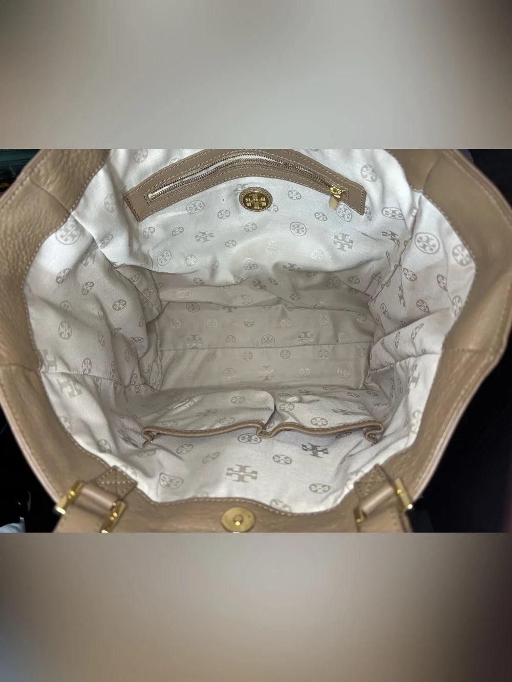 Tory Burch Kipp Tote in Sand Dollar